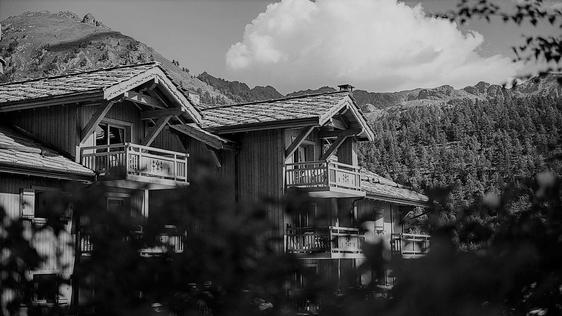 chalet-dolines-noir et blanc